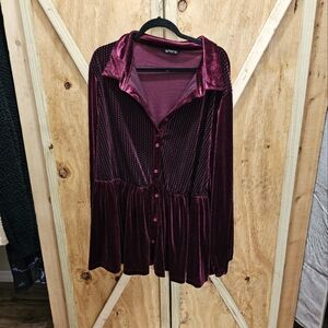 BloomChic 28W crushed maroon/purple button down long sleeve shirt